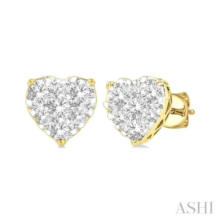 Bold bar earrings-HEART SHAPE LOVEBRIGHT ESSENTIAL DIAMOND STUD EARRINGS