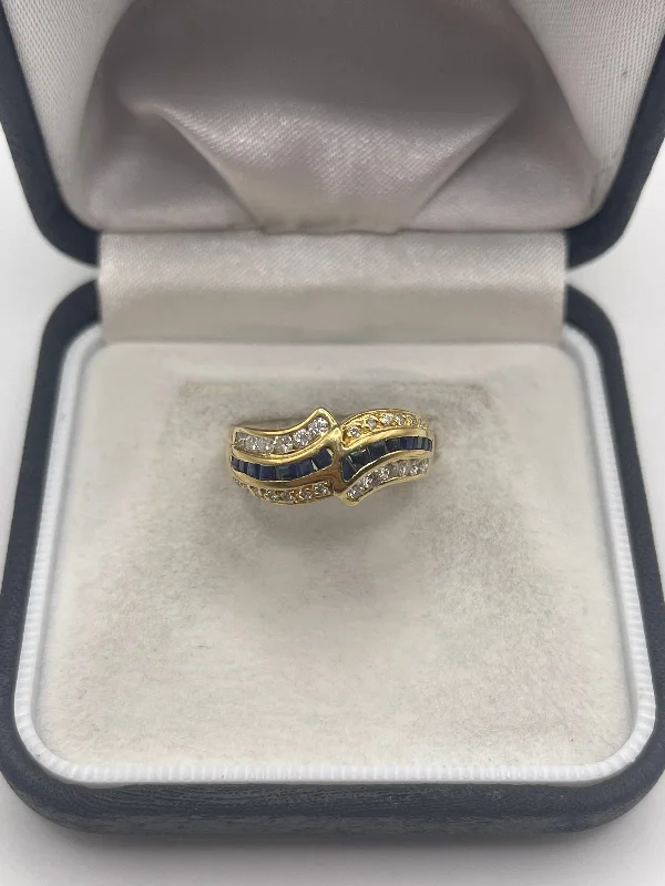 18ct gold sapphire and diamond ring