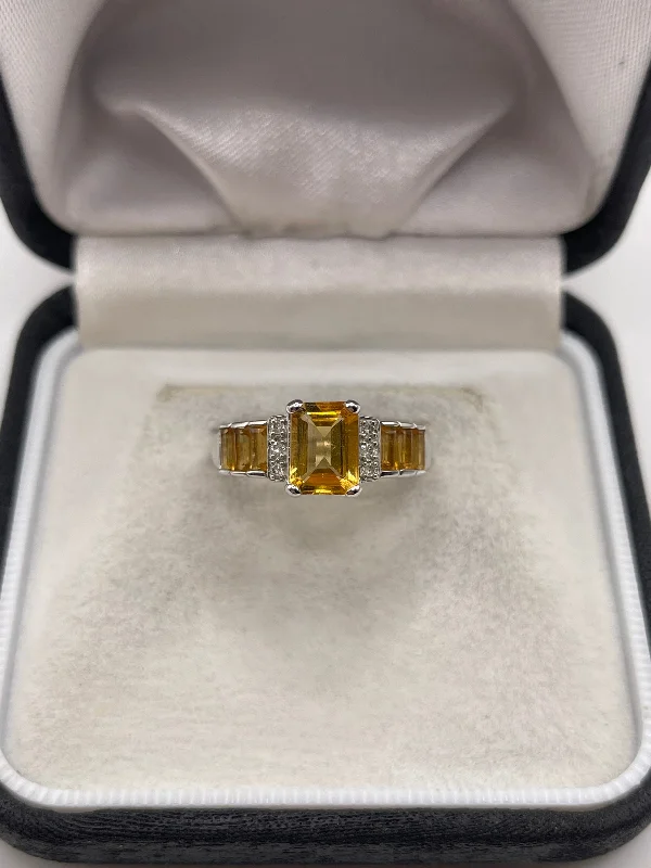 9ct white gold citrine and diamond ring