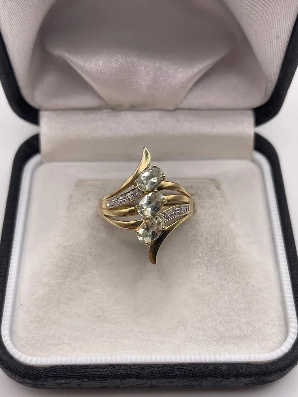 9ct gold quartz and diamond ring