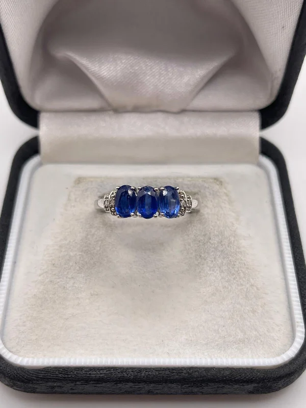 9ct white gold kyanite and diamond ring