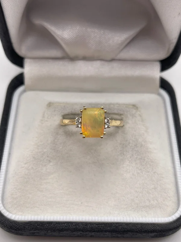 9ct gold opal and zircon ring