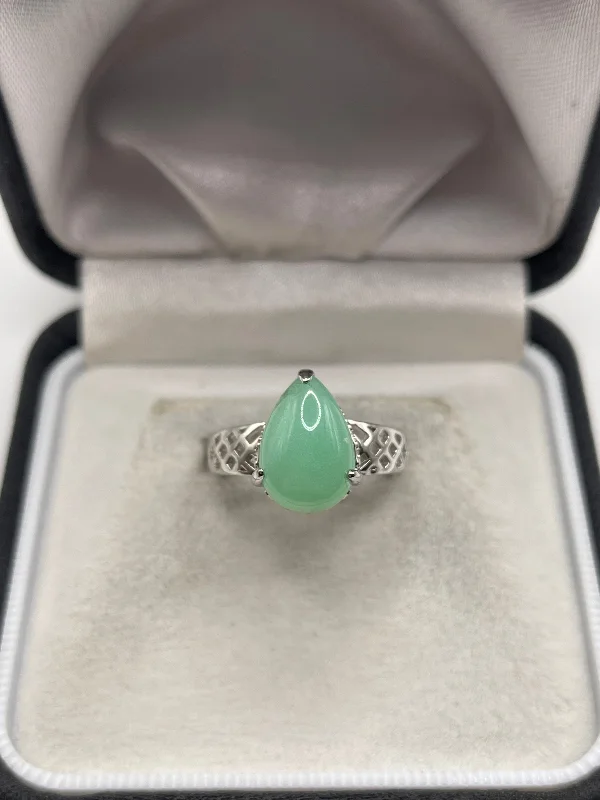 Silver gemstone ring