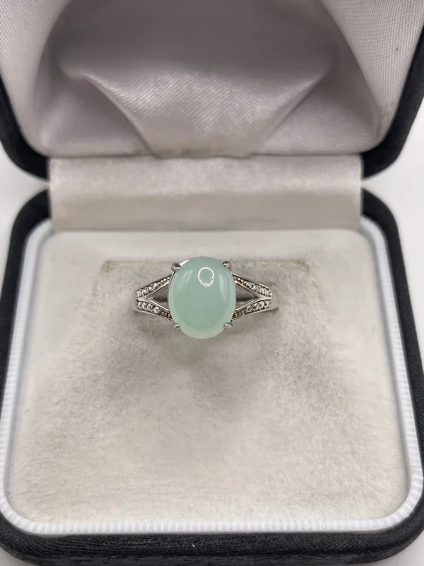 Silver gemstone ring