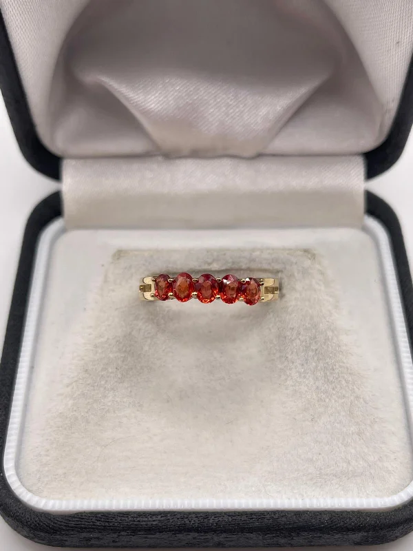 9ct gold red spinel ring