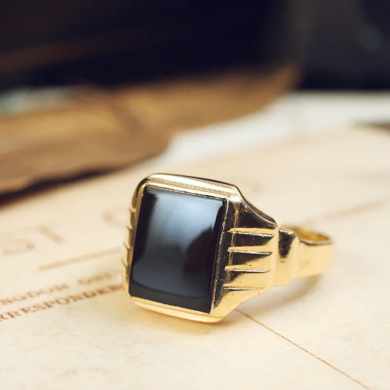 Cute Vintage 14ct Gold Black Onyx Signet Ring