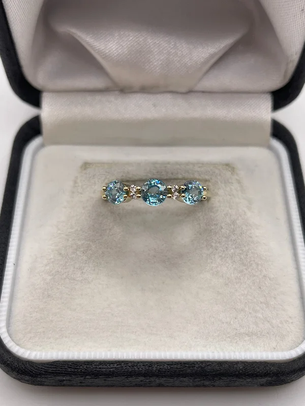 9ct gold blue zircon ring