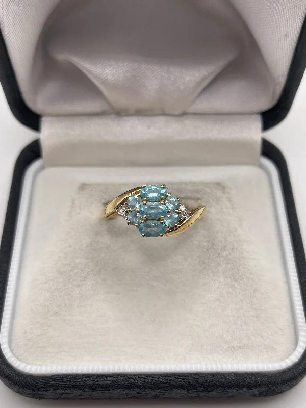 9ct gold topaz and diamond ring