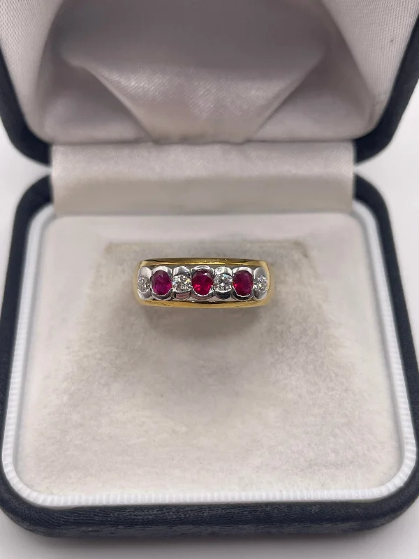 18ct gold ruby and diamond ring