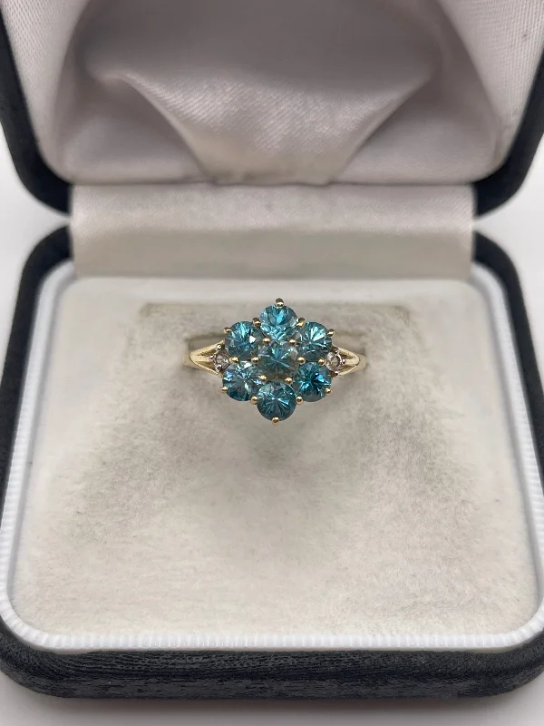 9ct gold blue and white zircon ring