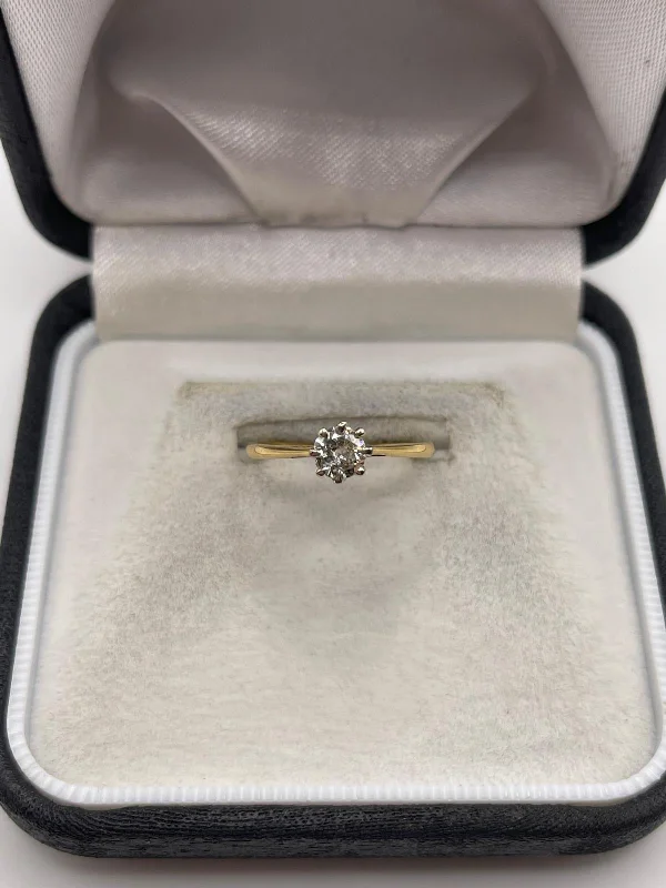 18ct gold diamond ring