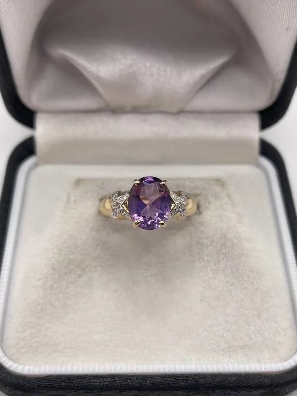 9ct gold amethyst and diamond ring