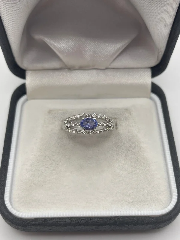 18ct white gold tanzanite and diamond ring