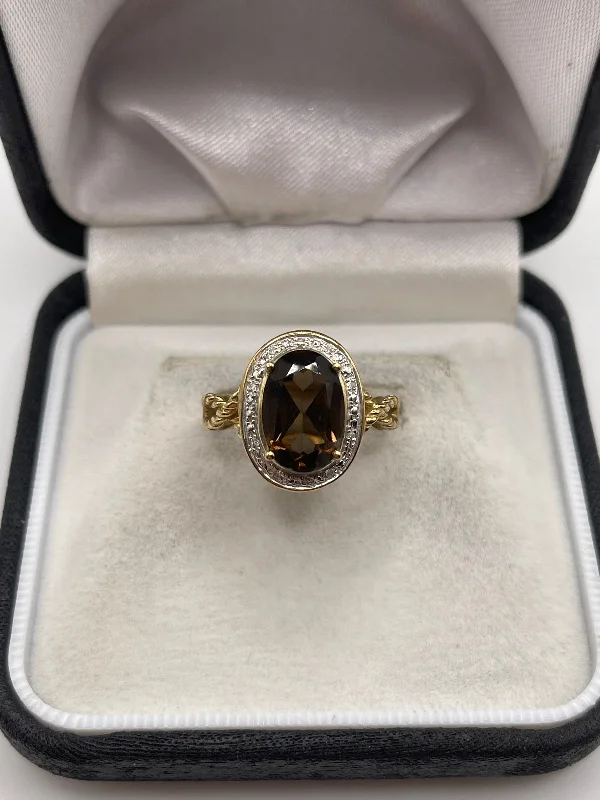 9ct gold Smokey quartz and diamond ring