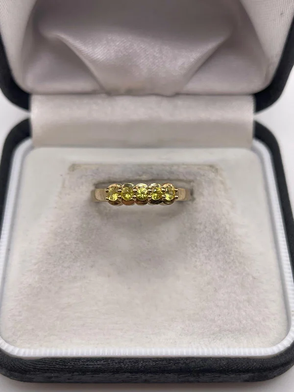 9ct gold quartz ring