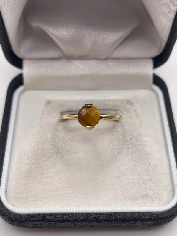 9ct gold tigers eye ring