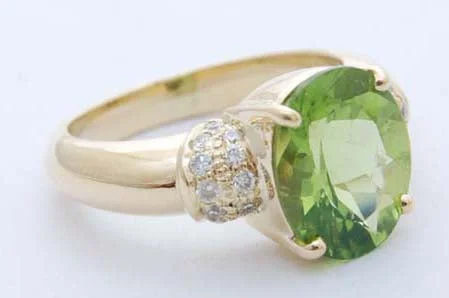 Repair - Ring Peridot and Diamond in 18K (1766N)