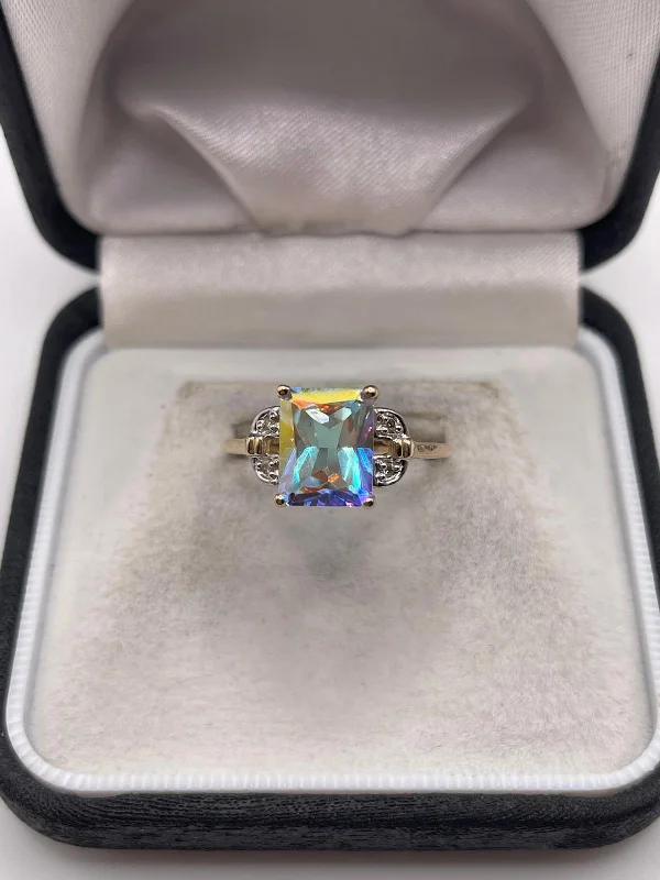 9ct gold topaz and diamond ring